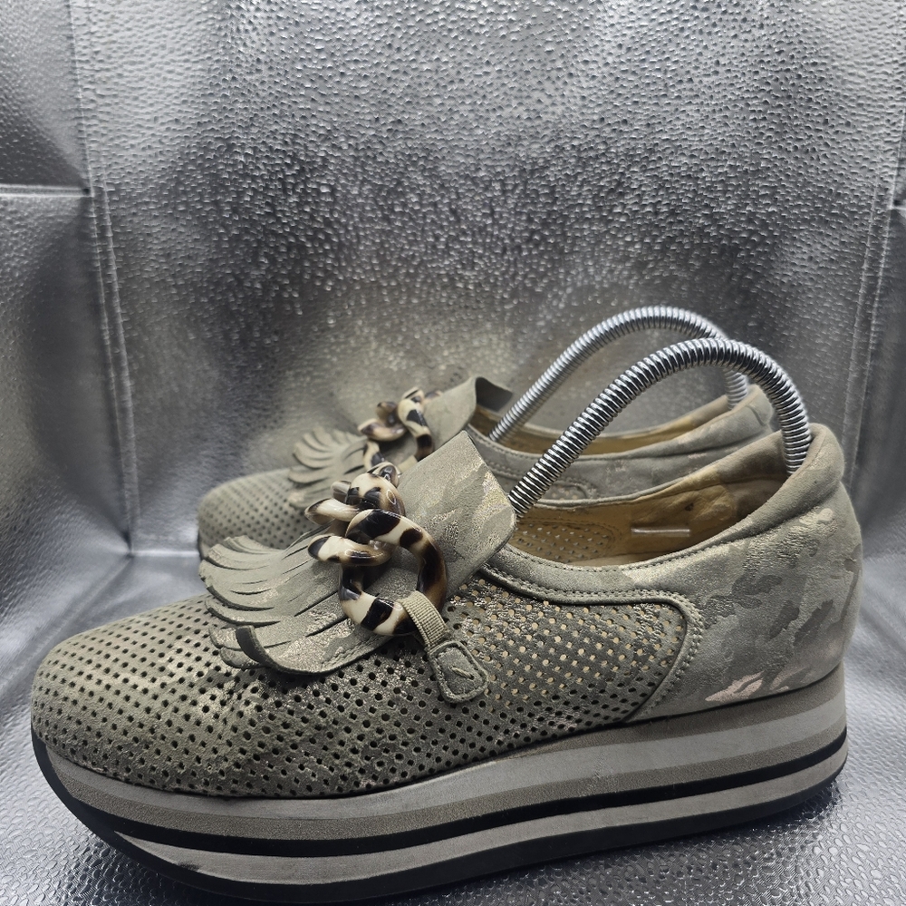 Soft waves Gold camel wedge platform women's  Sneakers with Fringe size 8